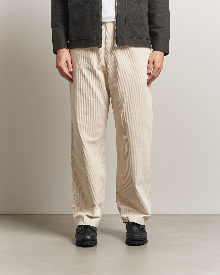 Herr | Byxor | NN07 | Paw Relaxed Fit Corduroy Trousers Ivory