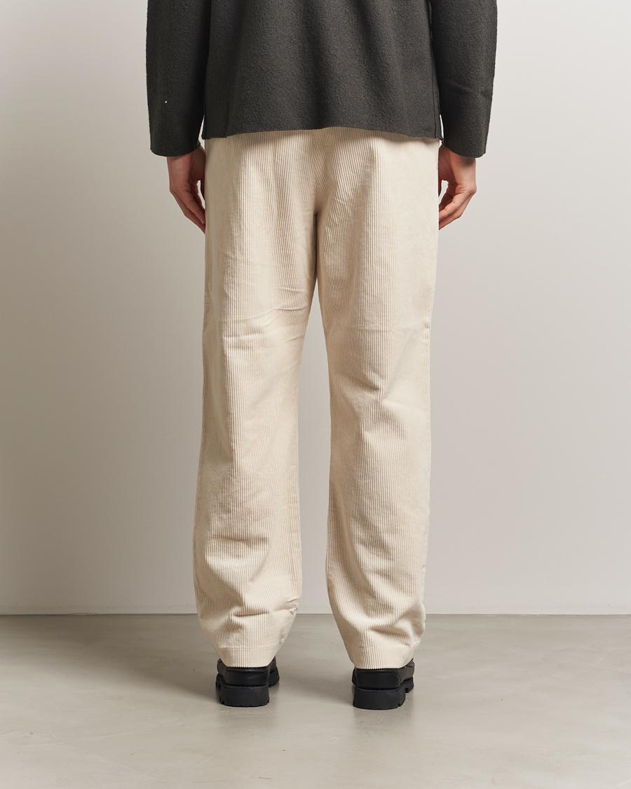 Herr | Byxor | NN07 | Paw Relaxed Fit Corduroy Trousers Ivory