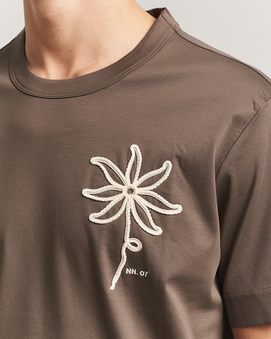 Herr | T-Shirts | NN07 | Pedro Embroidered T-Shirt Mable Husk