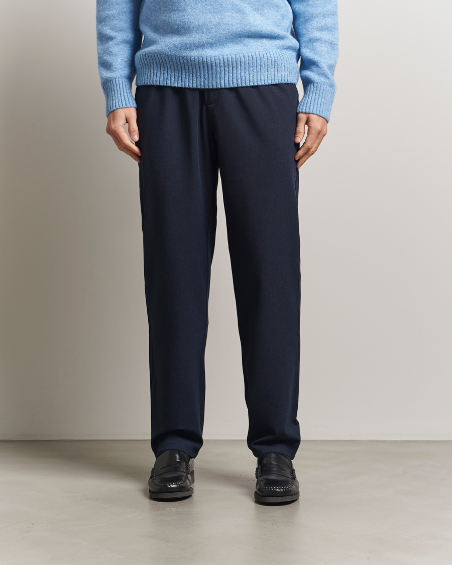 Herr | Byxor | LES DEUX | Como Tapered Textured Pants Dark Navy Blue