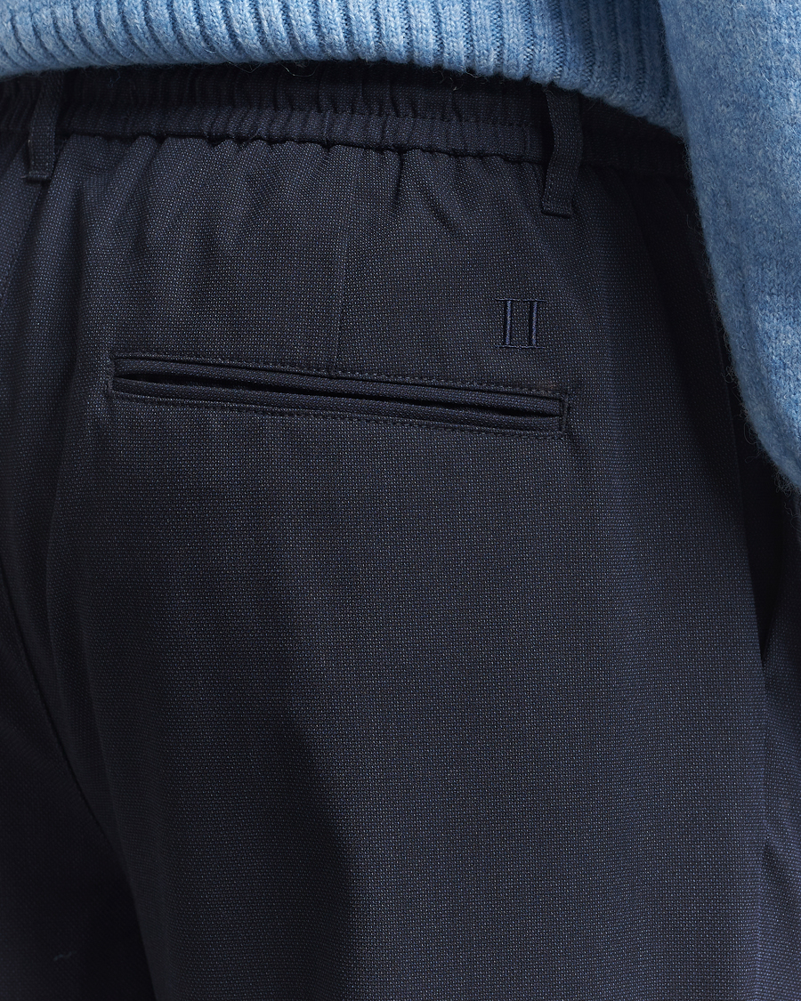 Herr | Byxor | LES DEUX | Como Tapered Textured Pants Dark Navy Blue