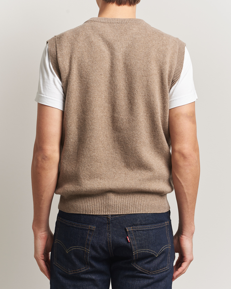 Herr | Tröjor | Sunspel | Lambswool Knitted Vest Sandstone