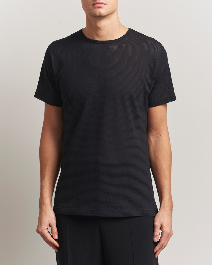 Herr | T-Shirts | Sunspel | Cellular Underwear T-Shirt Black