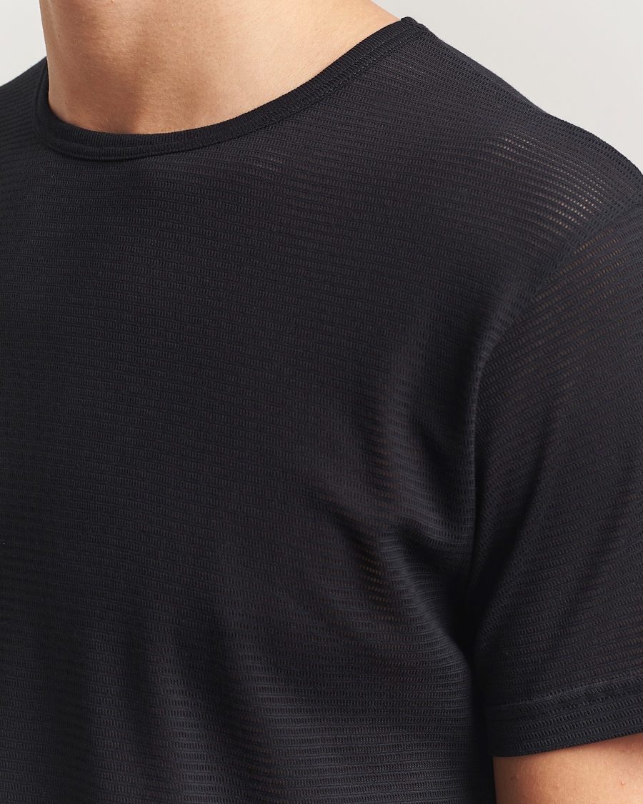 Herr | T-Shirts | Sunspel | Cellular Underwear T-Shirt Black