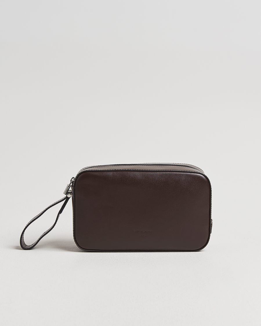Herr | Väskor | Tiger of Sweden | Balnea Smooth Leather Washbag Dark Brown