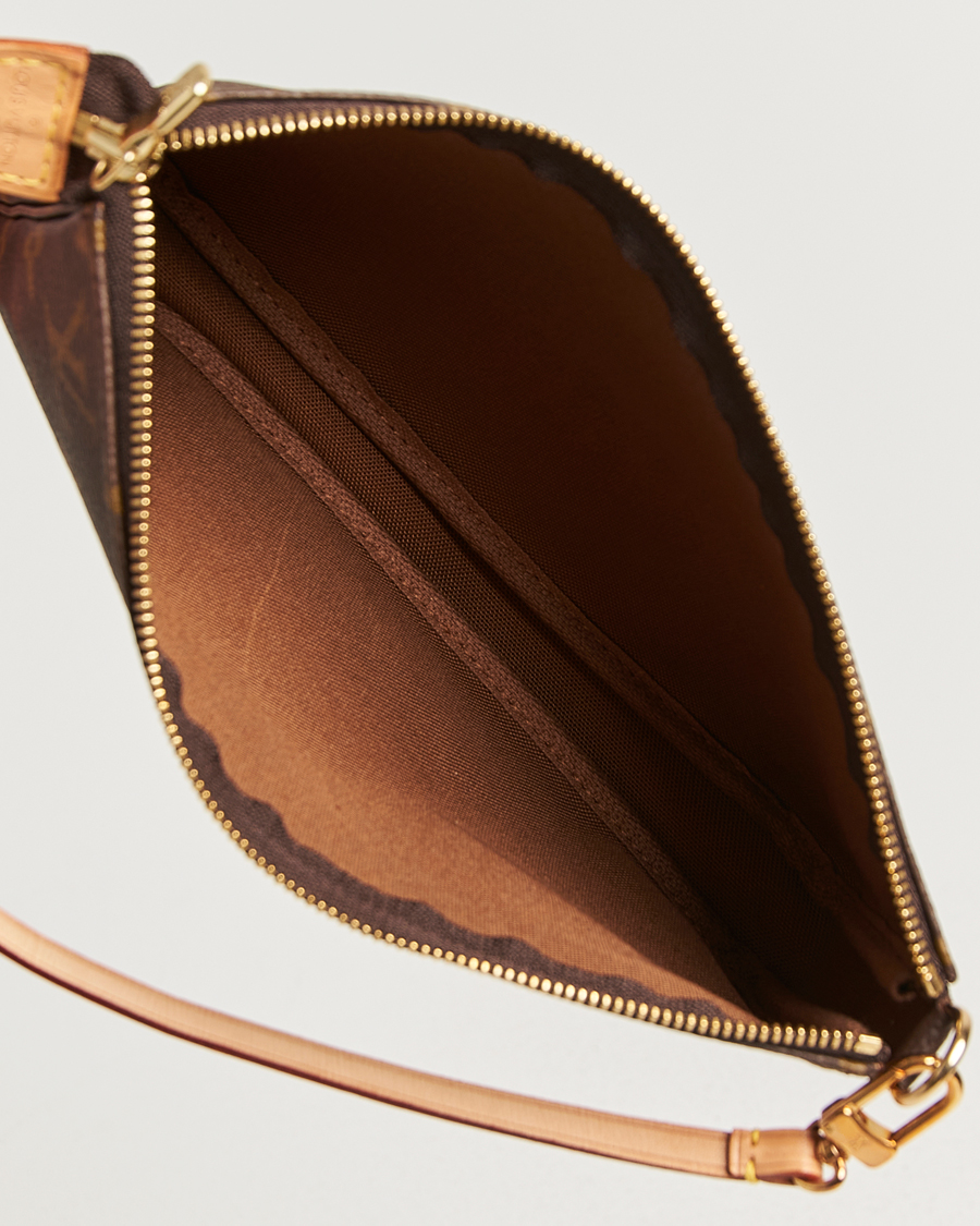 Herr | Pre-Owned & Vintage Bags | Louis Vuitton Pre-Owned | Pochette Accessoir Monogram