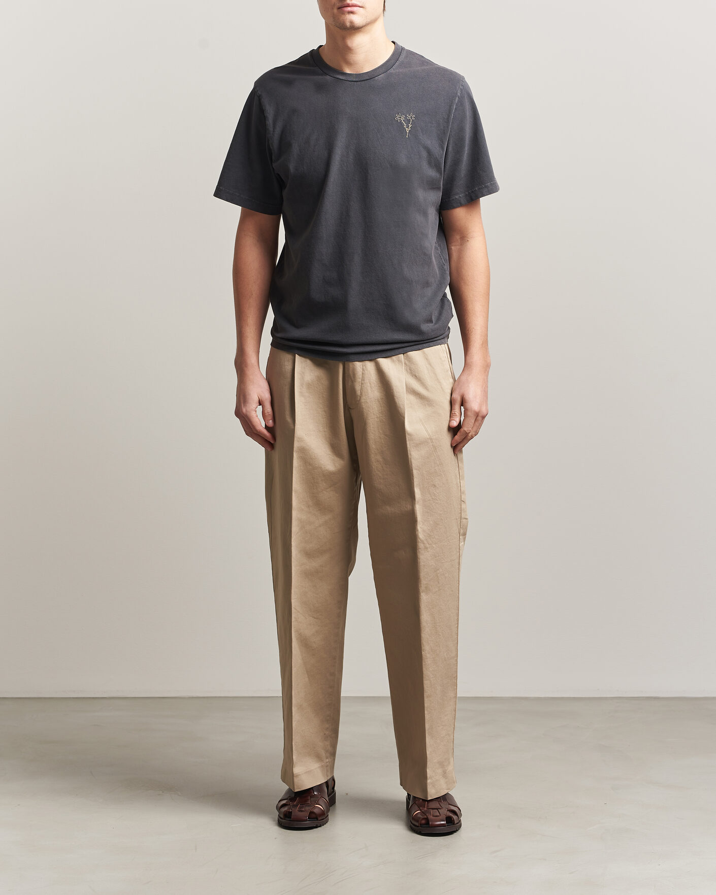 Herr | T-Shirts | Forét | Bouquet T-Shirt Washed Black
