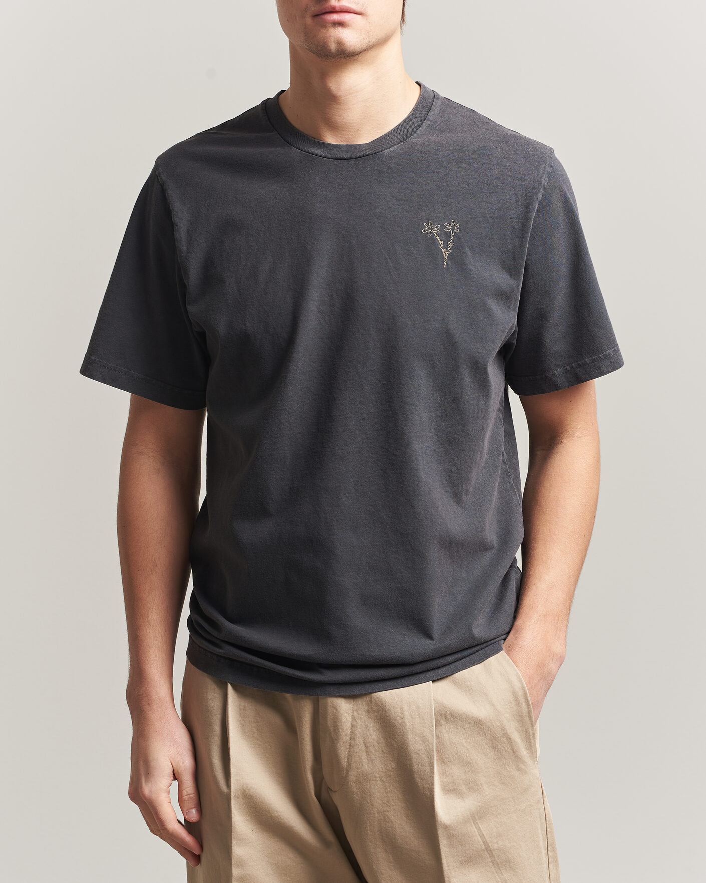 Herr | T-Shirts | Forét | Bouquet T-Shirt Washed Black