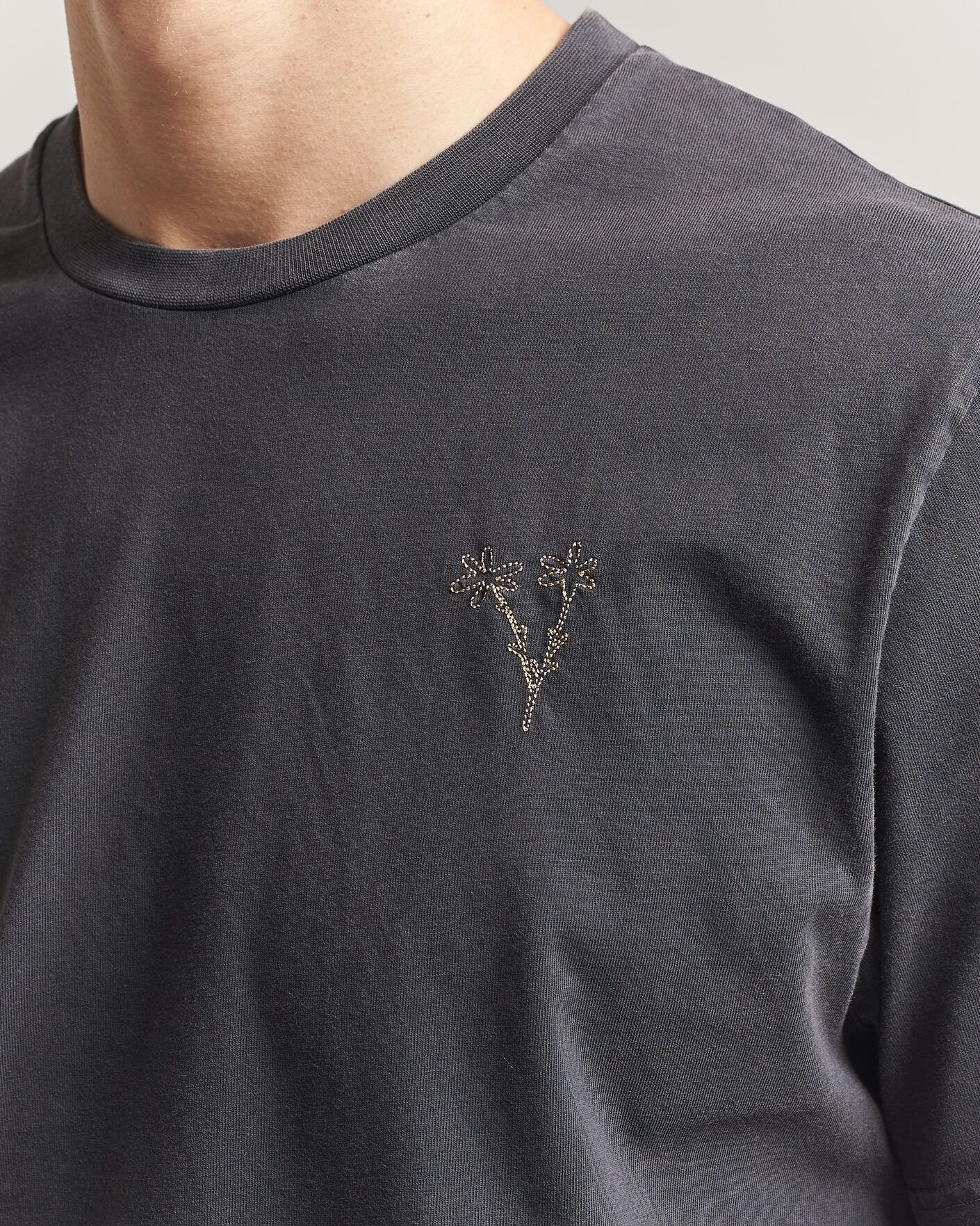 Herr | T-Shirts | Forét | Bouquet T-Shirt Washed Black