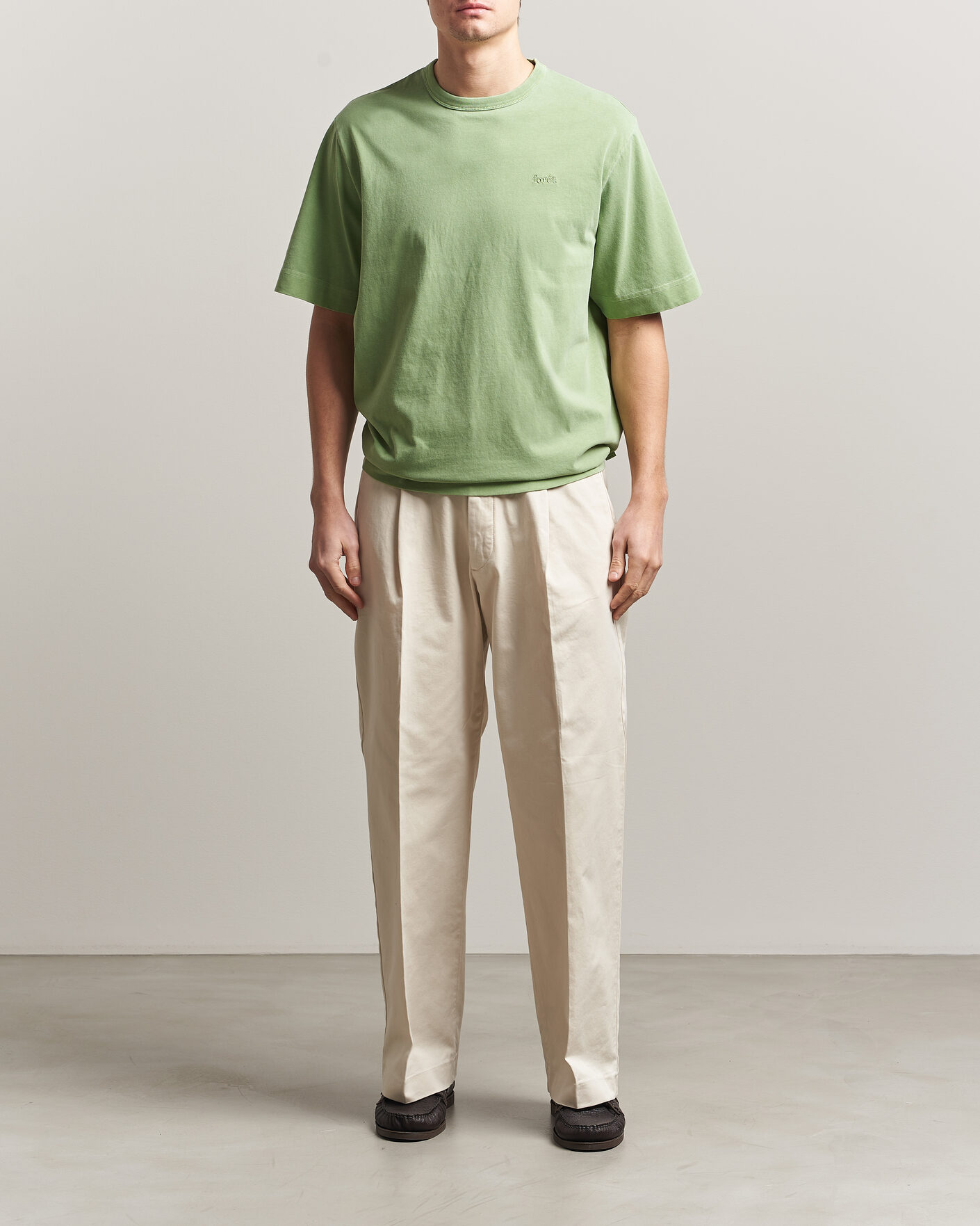 Herr | T-Shirts | Forét | Park Loose Fit T-Shirt Vibrant Moss