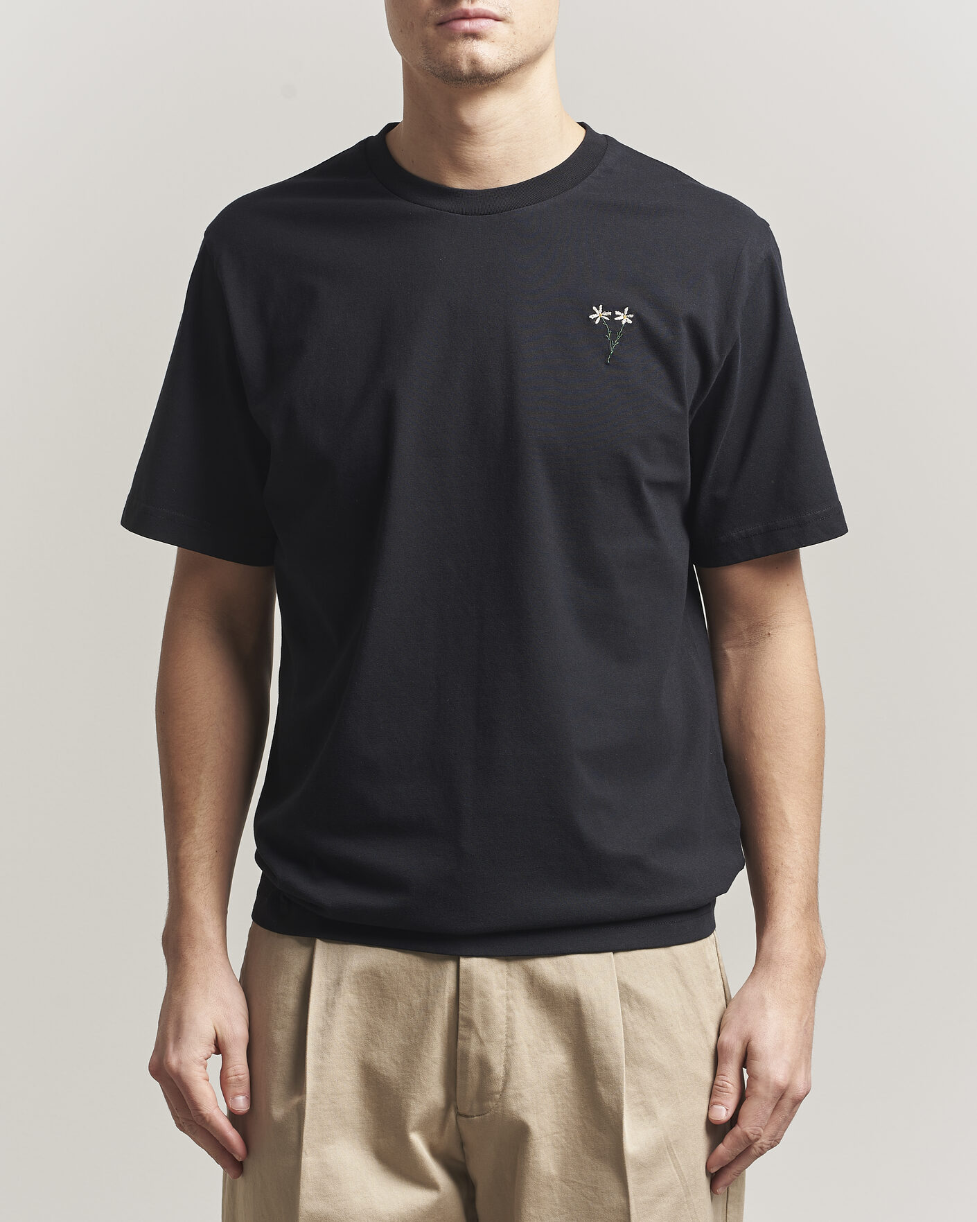 Herr | T-Shirts | Forét | Posy T-Shirt Black