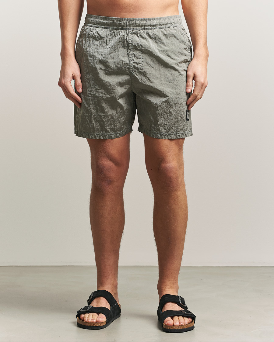 Herr | Badbyxor | Stone Island | Nylon Metal Econyl Swimshorts Pearl Grey