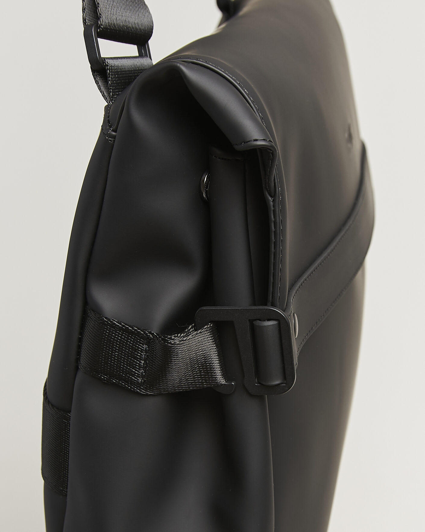 Herr | Väskor | RAINS | OTG Messenger Bag Black