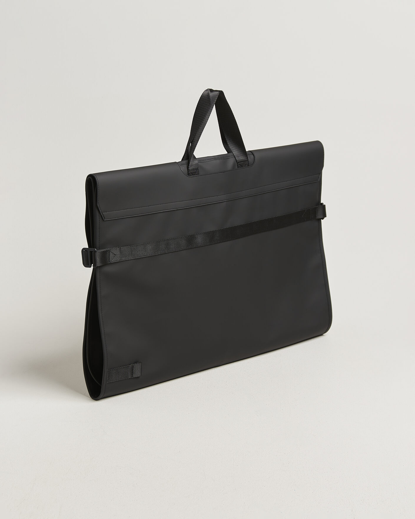 Herr | RAINS OTG Suit Bag Black | RAINS | OTG Suit Bag Black
