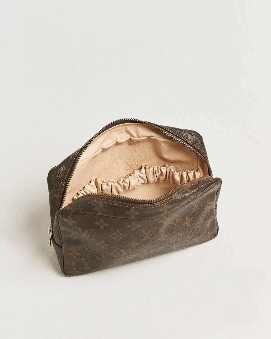 Herr | Pre-Owned & Vintage Bags | Louis Vuitton Pre-Owned | Trousse Toilette 23 Monogram