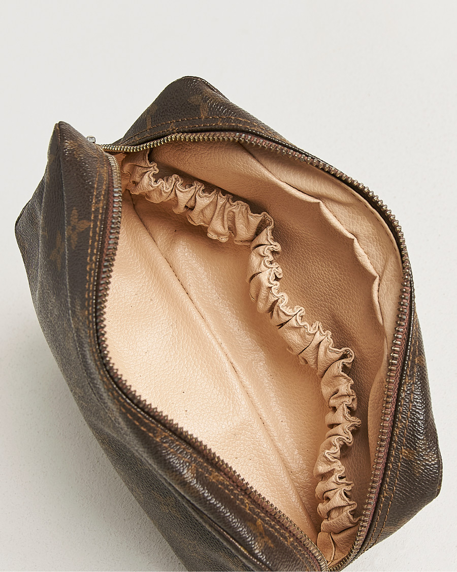 Herr | Pre-Owned & Vintage Bags | Louis Vuitton Pre-Owned | Trousse Toilette 23 Monogram