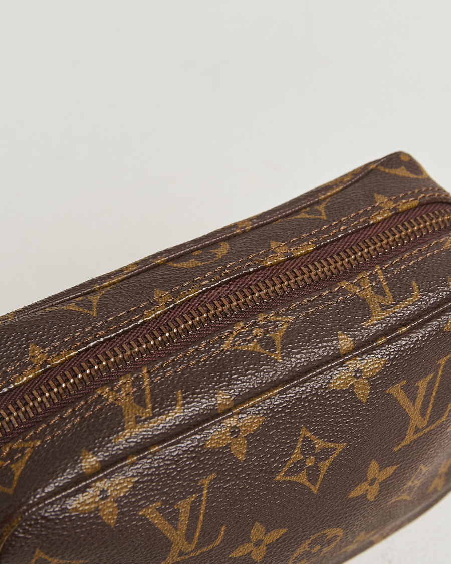 Herr | Pre-Owned & Vintage Bags | Louis Vuitton Pre-Owned | Trousse Toilette 18 Monogram