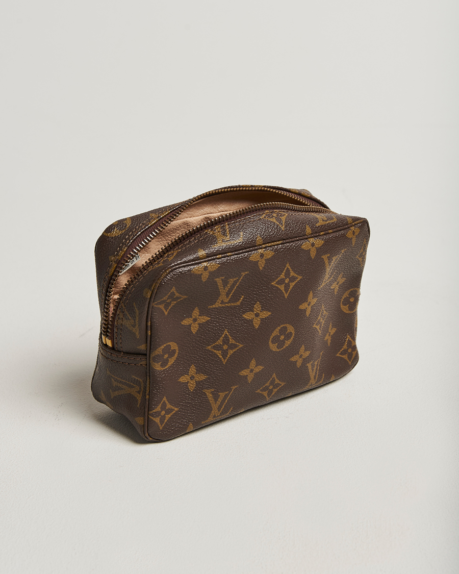 Herr | Pre-Owned & Vintage Bags | Louis Vuitton Pre-Owned | Trousse Toilette 18 Monogram