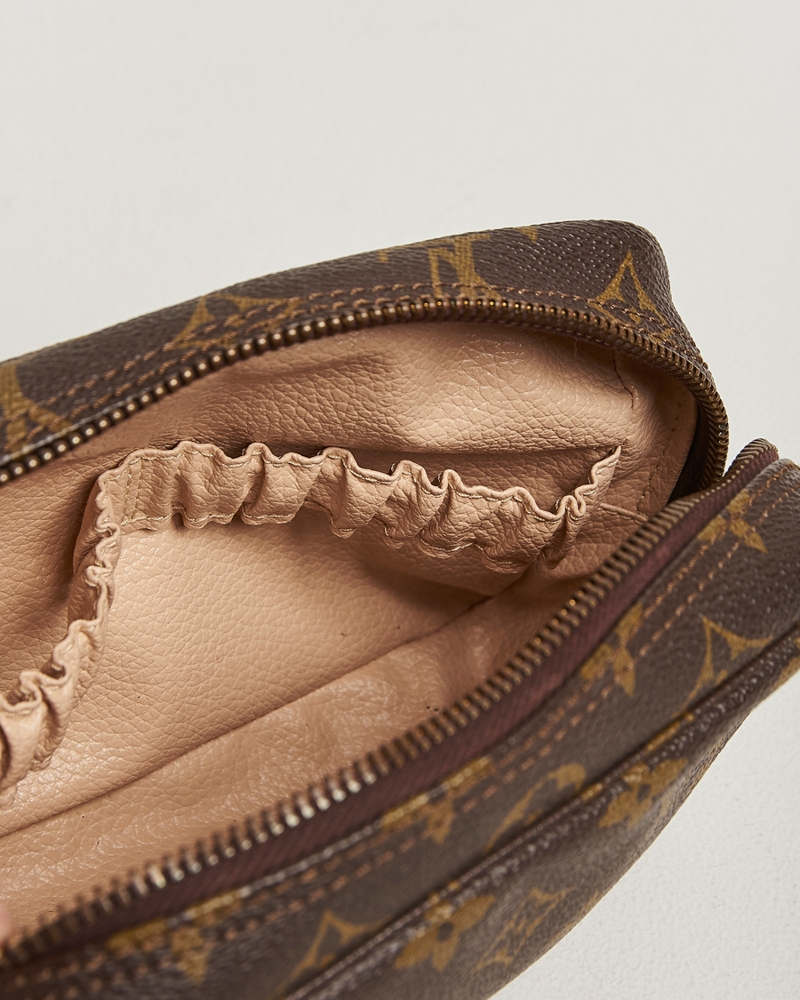 Herr | Pre-Owned & Vintage Bags | Louis Vuitton Pre-Owned | Trousse Toilette 18 Monogram