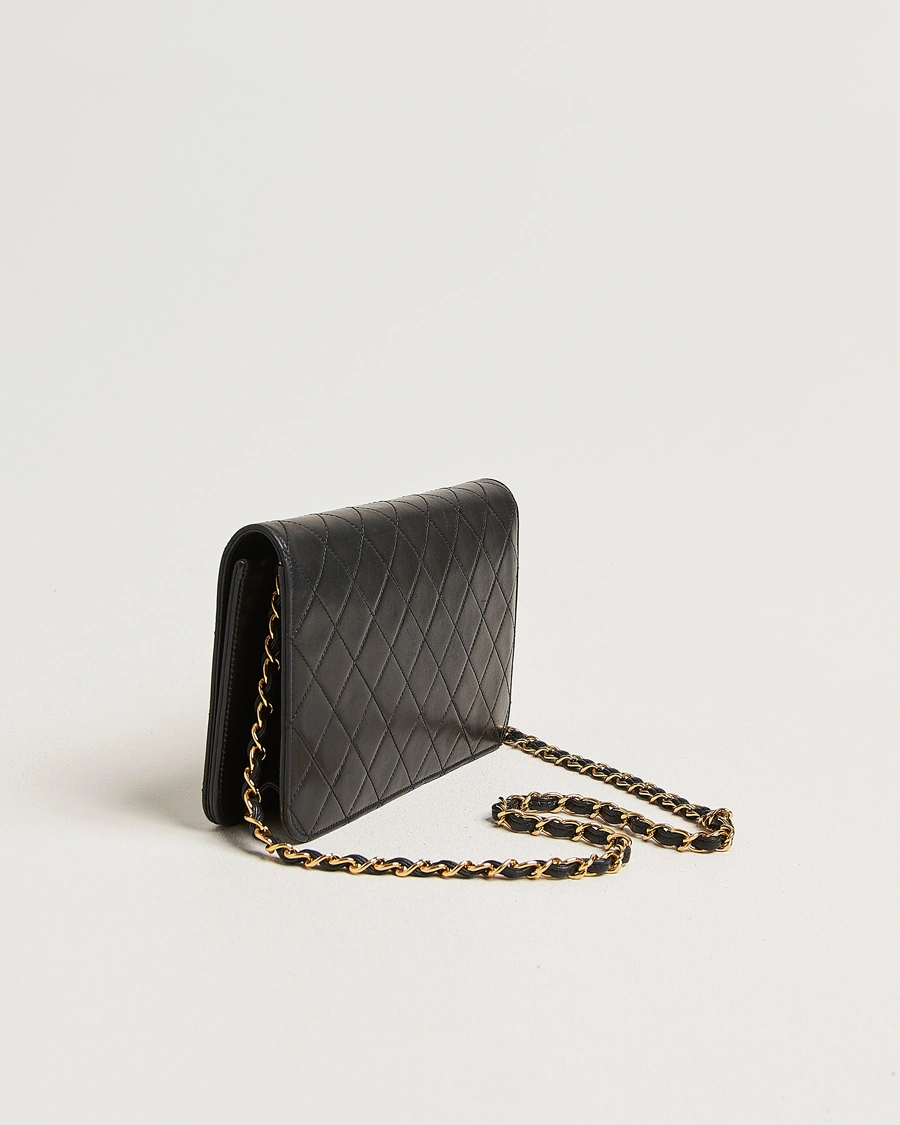 Herr | Pre-Owned & Vintage Bags | Chanel Pre-Owned | Classic Single Flap Bag Lambskin Small Black