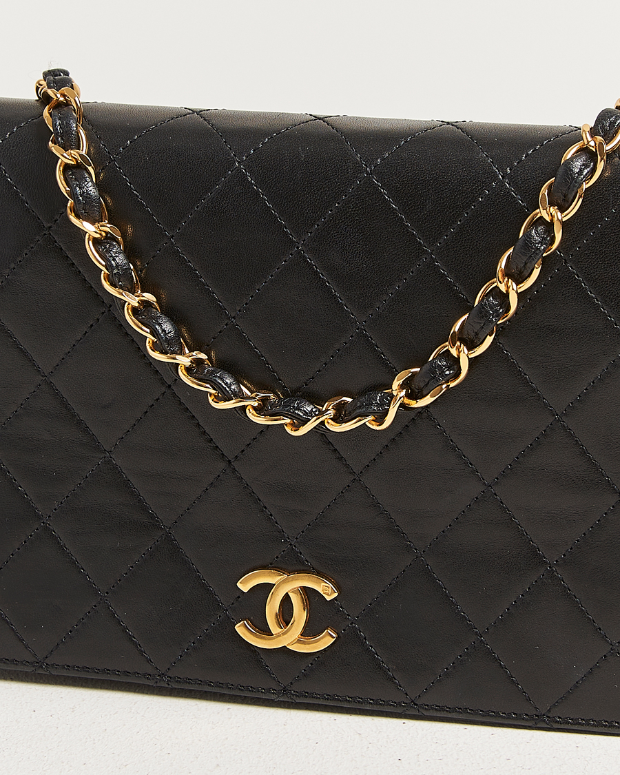 Herr | Pre-Owned & Vintage Bags | Chanel Pre-Owned | Classic Single Flap Bag Lambskin Small Black