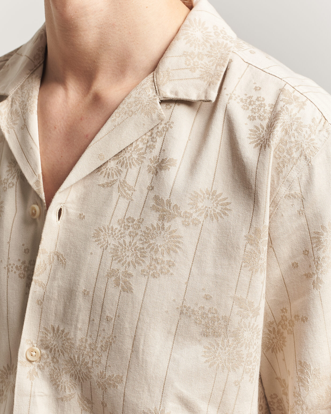 Herr | Skjortor | LES DEUX | Jasper Flower Jaquard Shirt Oyster Grey/White