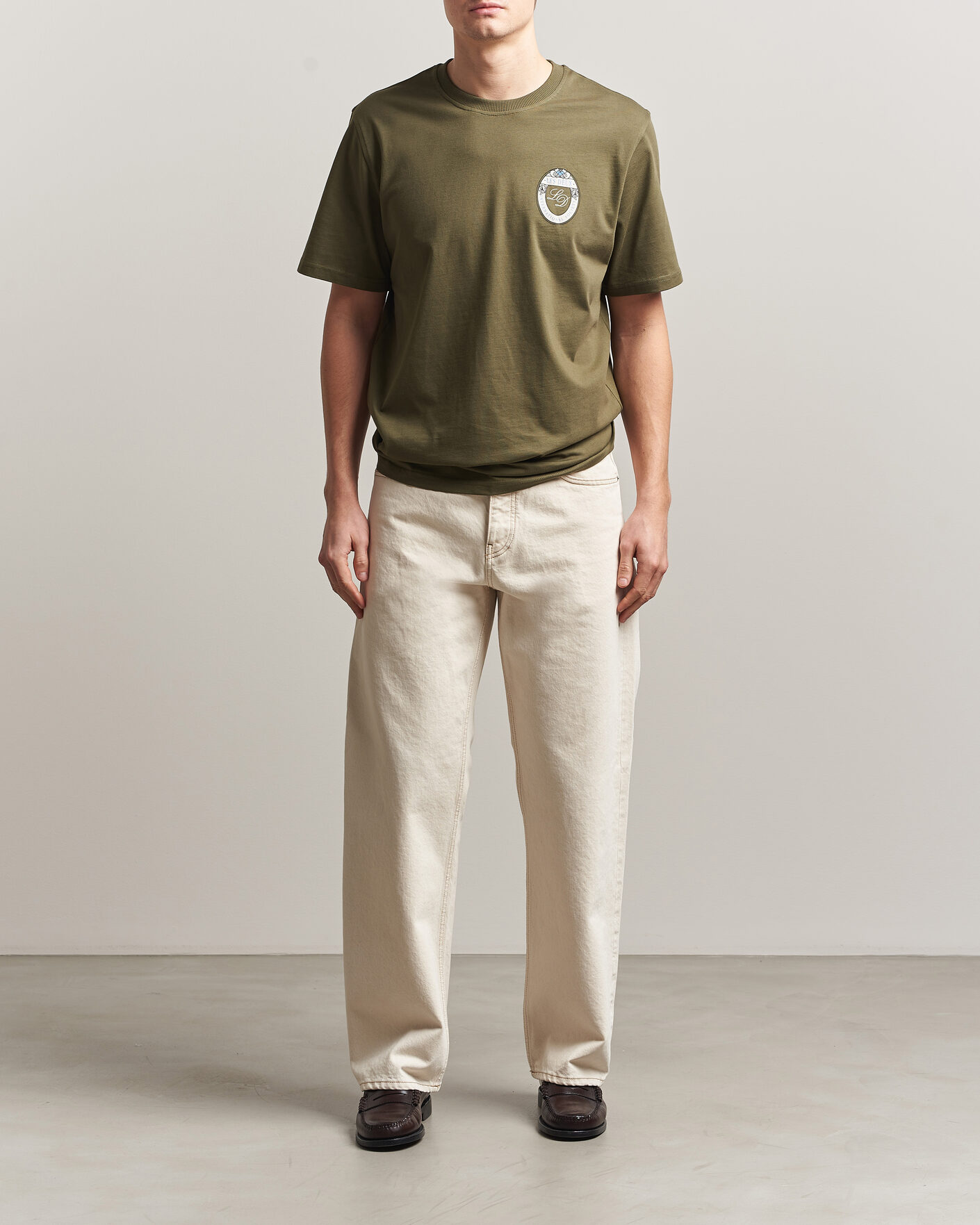 Herr | T-Shirts | LES DEUX | Brday Emblem T-Shirt Olive Night Green