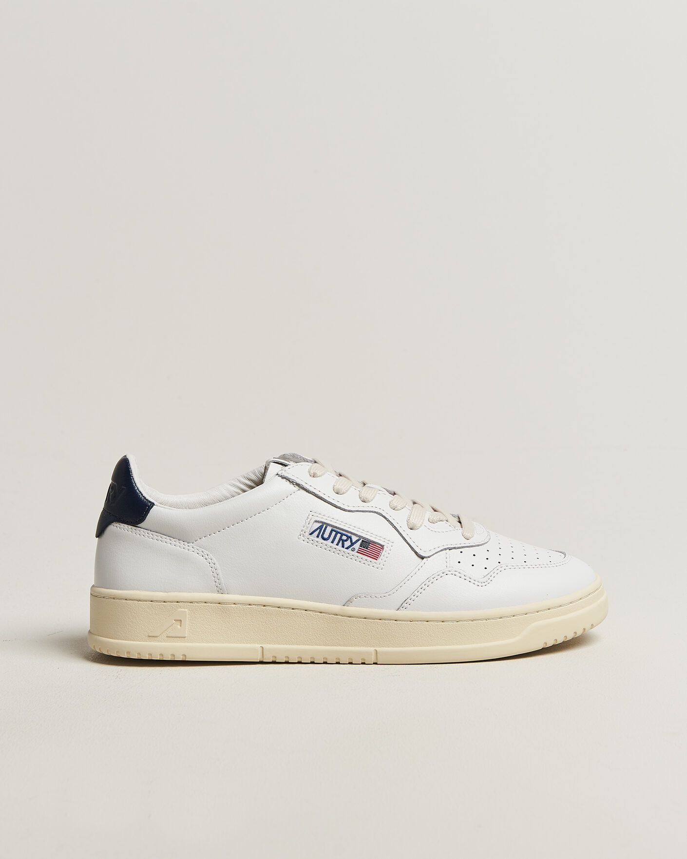 Herr | Sneakers | Autry | Medalist Low Sneaker White/Space