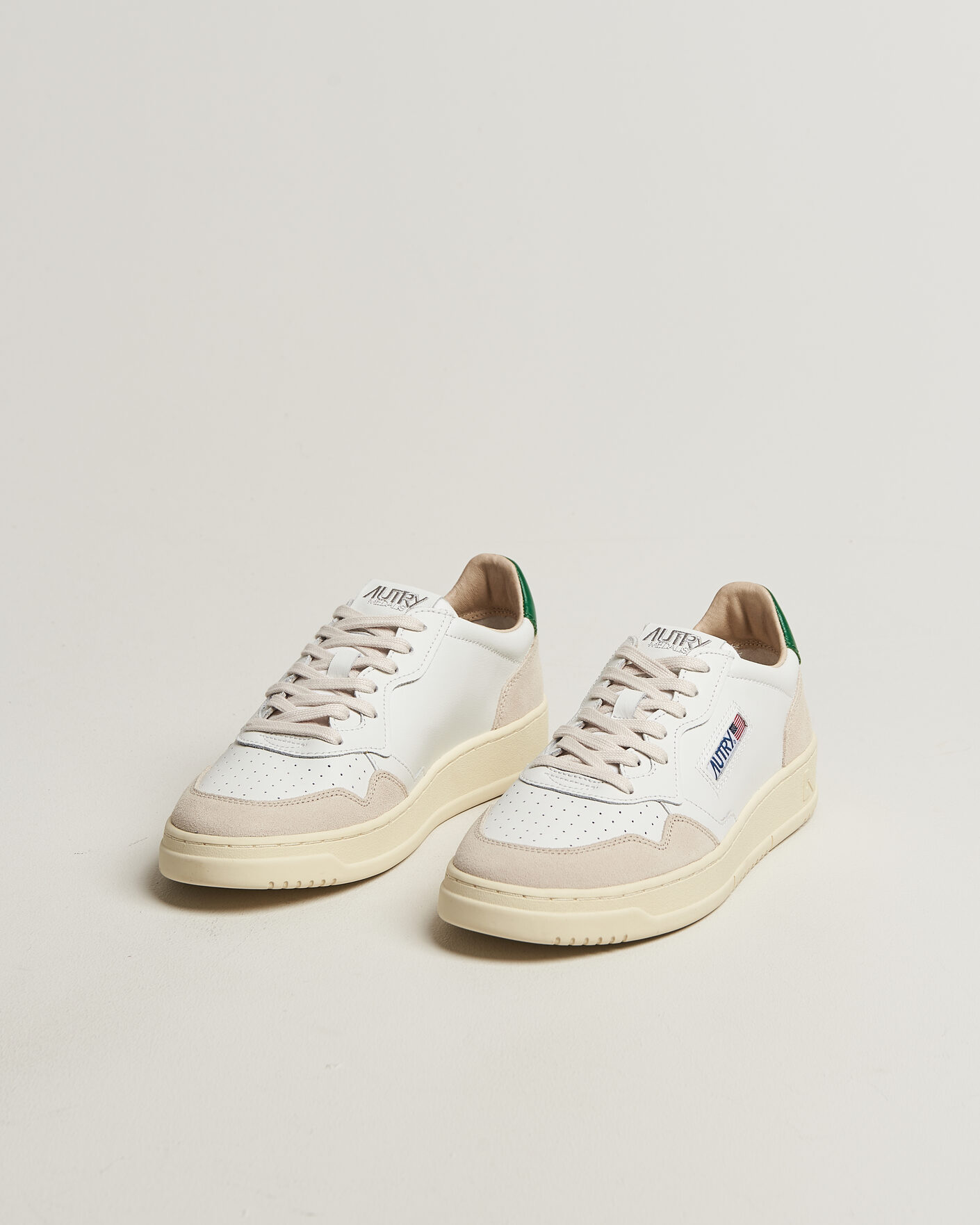 Herr | Sneakers | Autry | Medalist Low Leather/Suede Sneaker White/Amazon