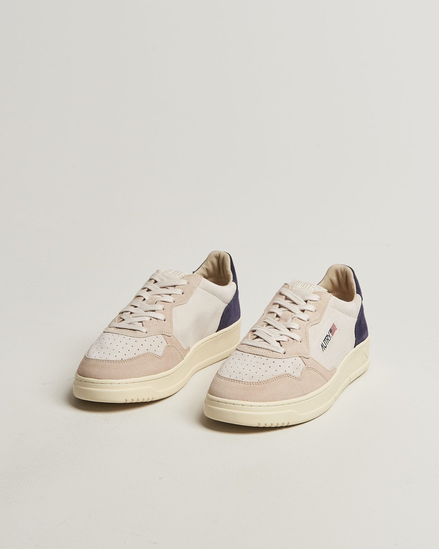 Herr | Sneakers | Autry | Medalist Low Suede Mix Sneaker Blue/White/Sand