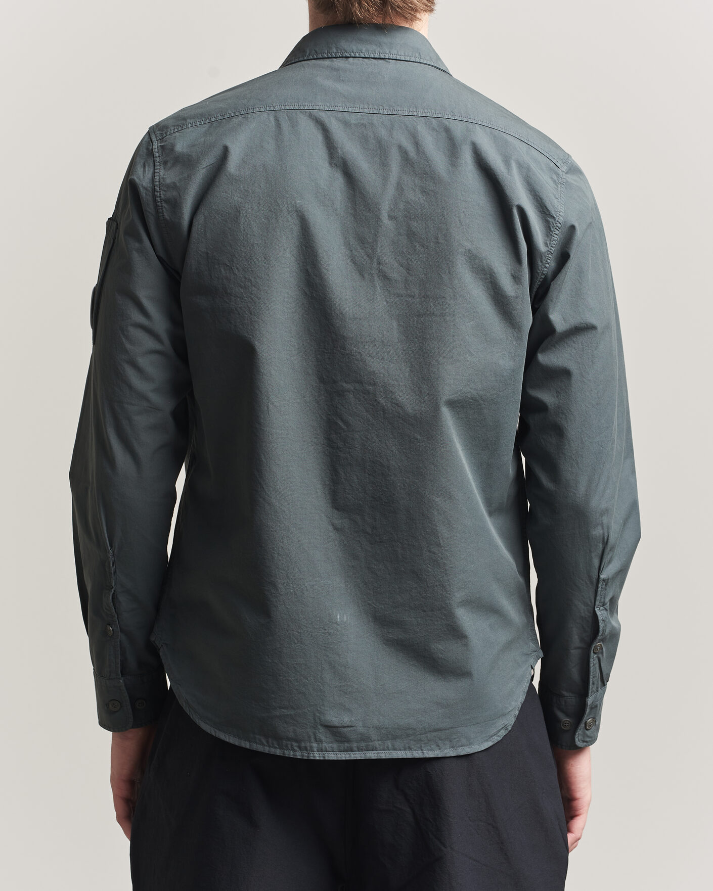 Herr | Skjortor | C.P. Company | Organic Gabardine Pocket Shirt Dark Grey