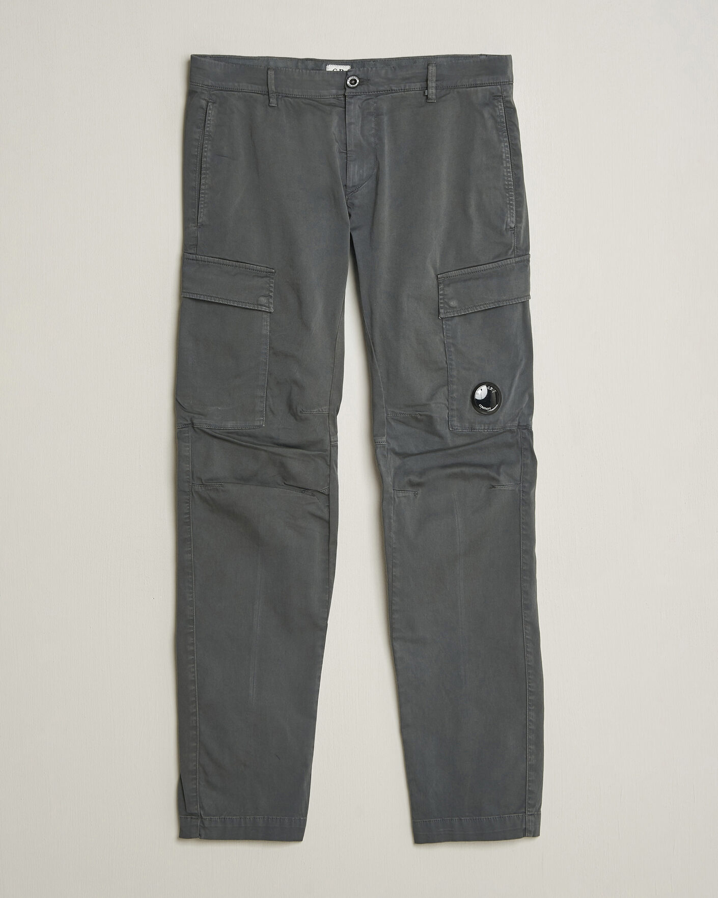 Herr | Byxor | C.P. Company | Satin Stretch Cargo Pants Dark Grey