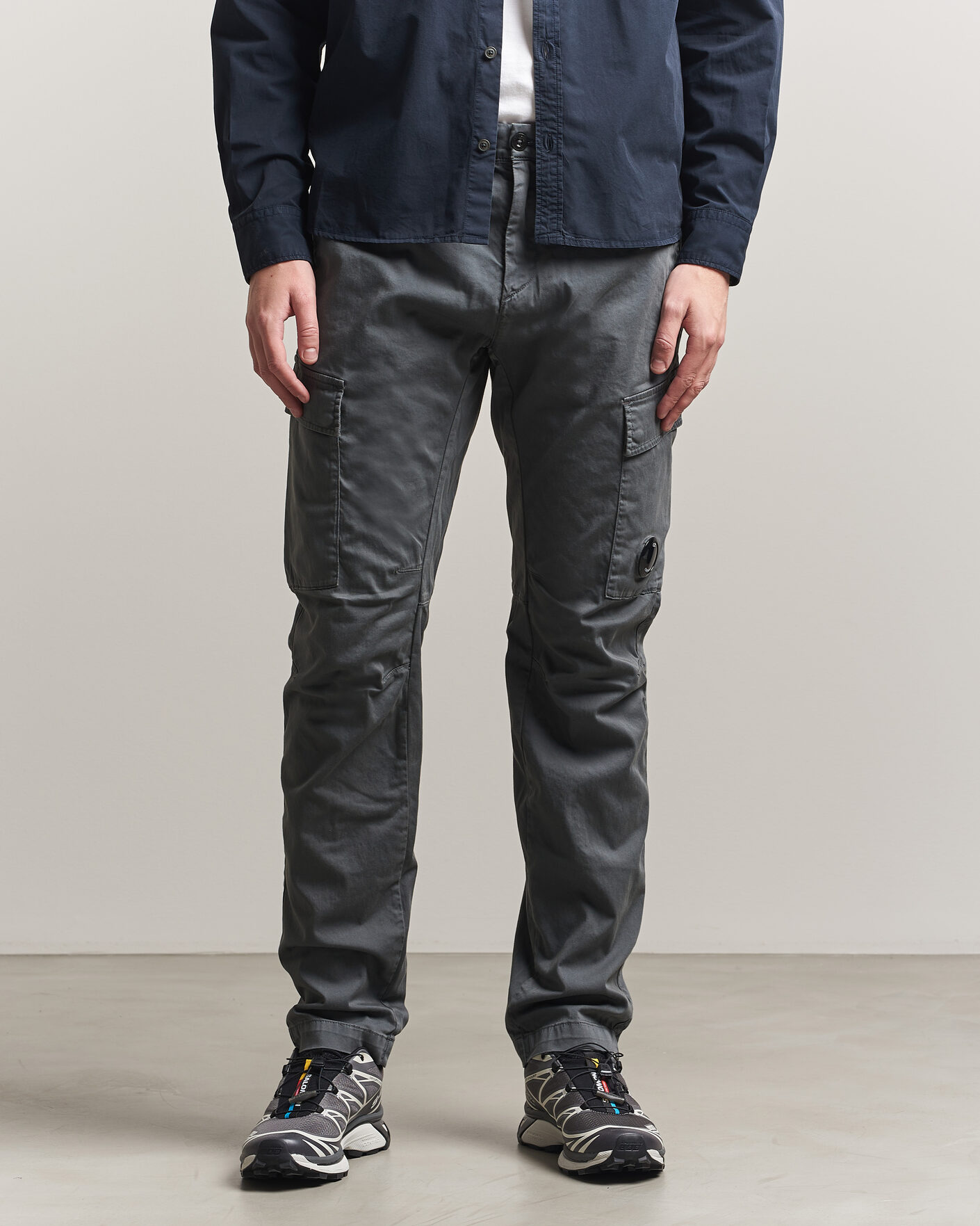 Herr | Byxor | C.P. Company | Satin Stretch Cargo Pants Dark Grey