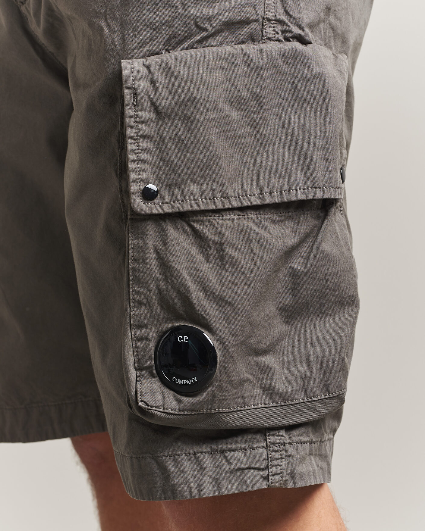 Herr | Shorts | C.P. Company | Cotton Gabardine Cargo Shorts Washed Black
