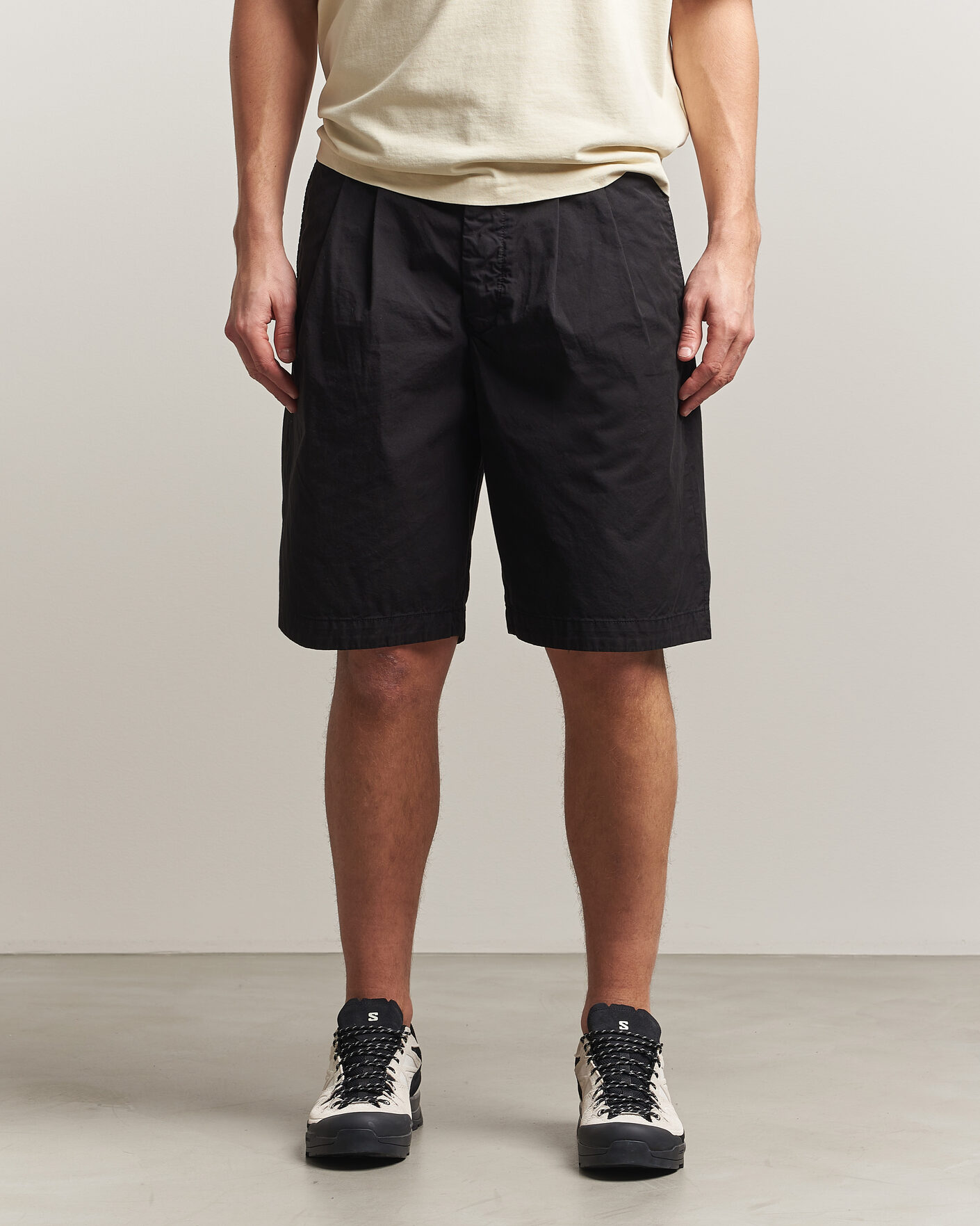 Herr | Shorts | C.P. Company | Cotton Gabardine Pleated Loose Shorts Black