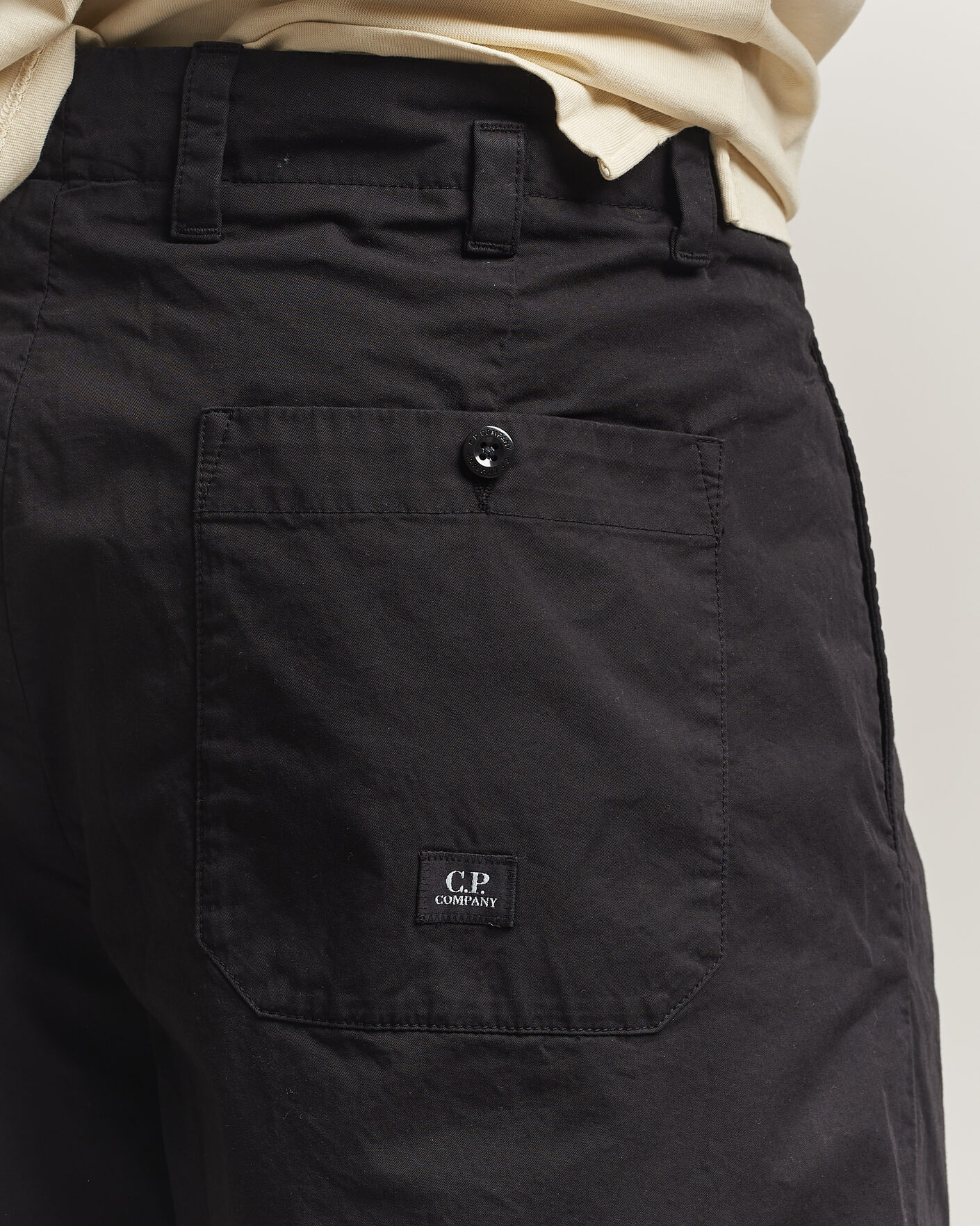 Herr | Shorts | C.P. Company | Cotton Gabardine Pleated Loose Shorts Black