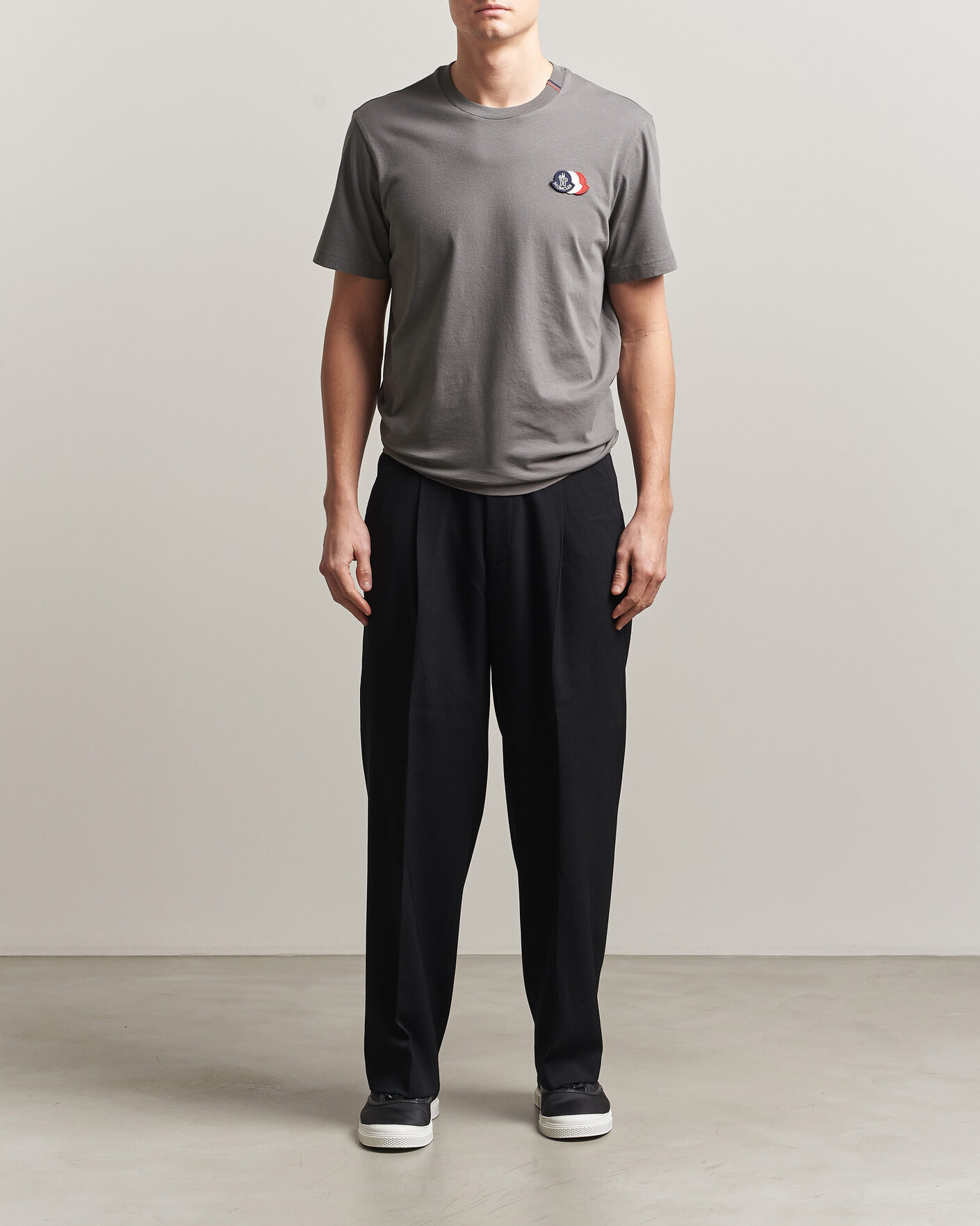 Herr | T-Shirts | Moncler | Tricolore Logo T-Shirt Grey