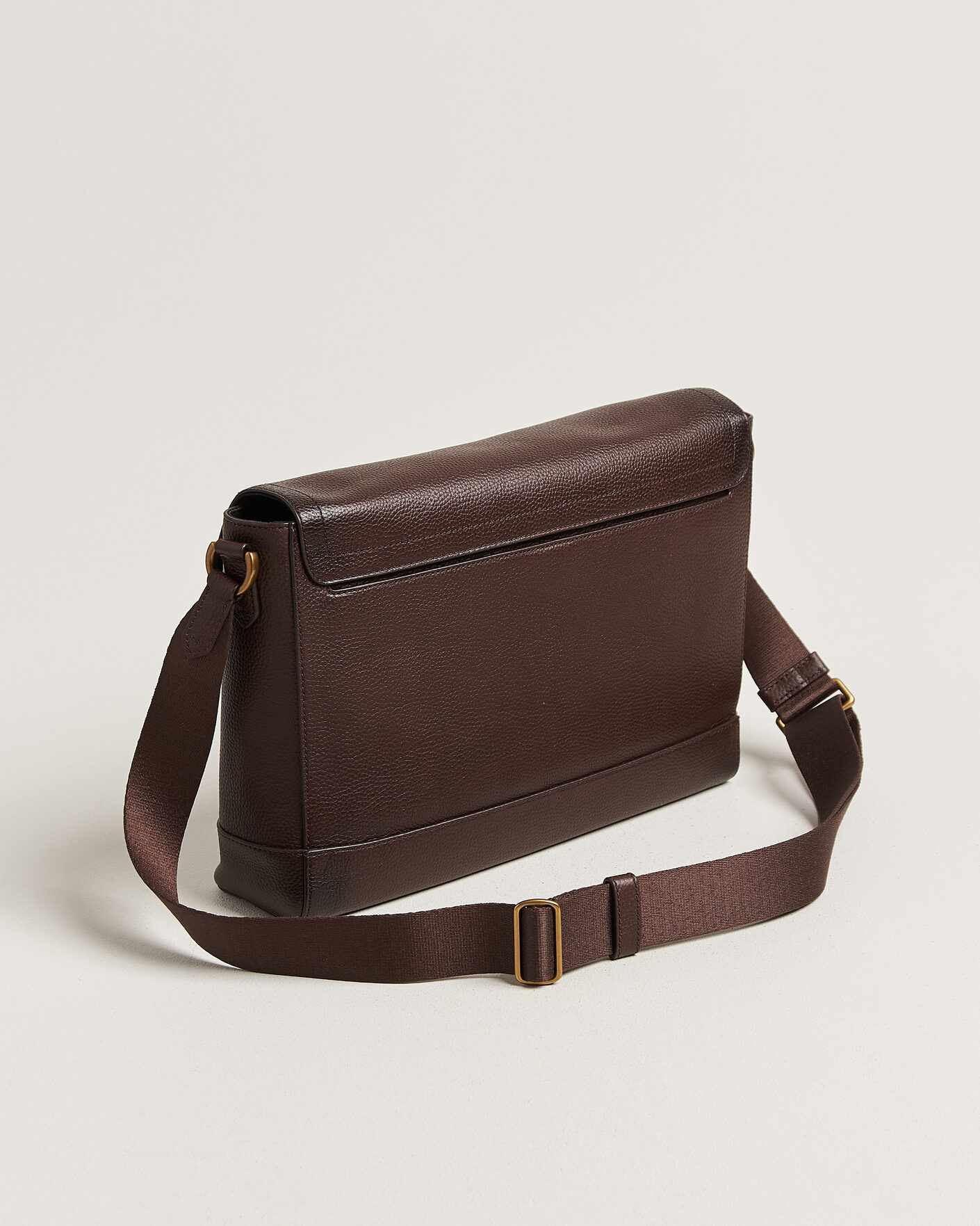 Herr | Väskor | Polo Ralph Lauren | Pebble Leather Messenger Bag Dark Brown