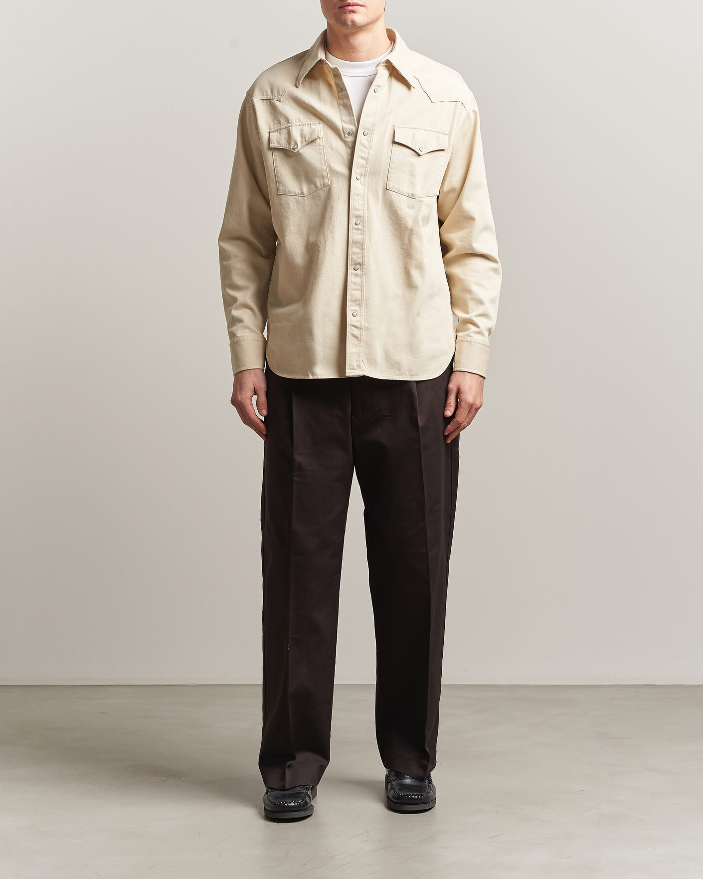 Herr | Byxor | NN07 | Kay Cotton Pleated Trousers Deep Truffle