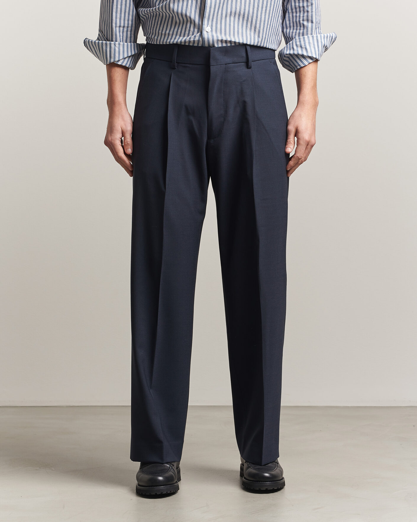 Herr | Byxor | NN07 | Kay Summer Wool Drawstring Trousers Deep Navy