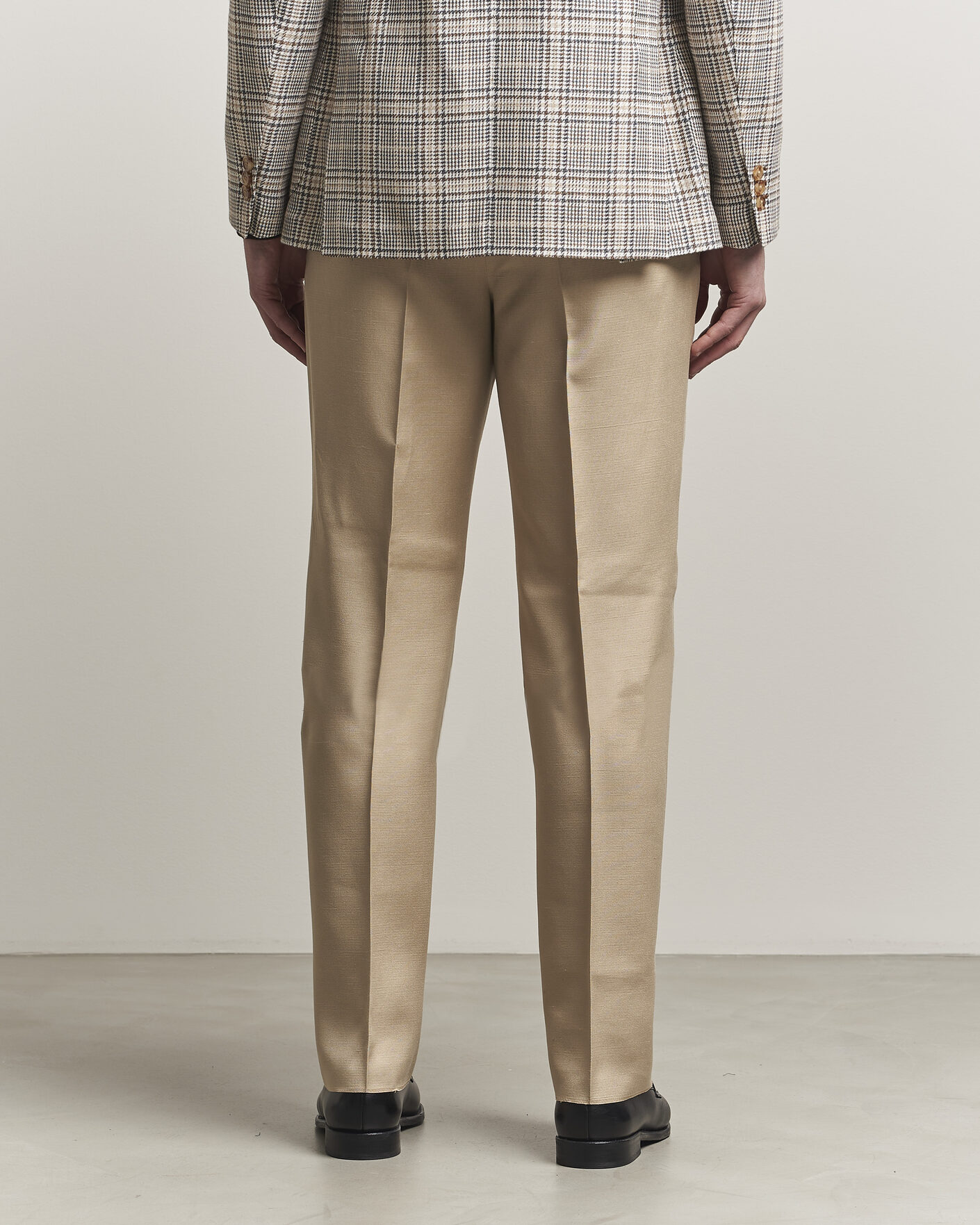Herr | Byxor | Lardini | Palu Straight Fit Viscose/Silk Trousers Beige
