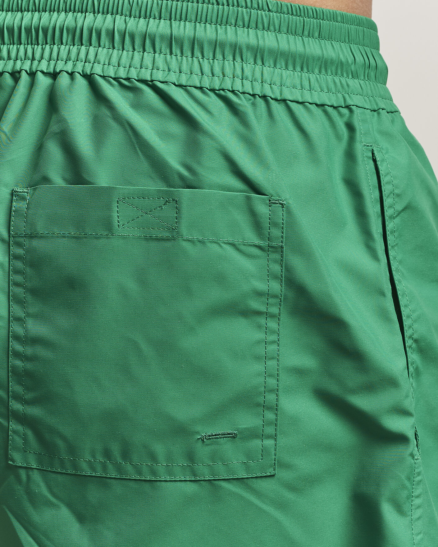 Herr | Badbyxor | Colorful Standard | Classic Organic Swim Shorts Kelly Green