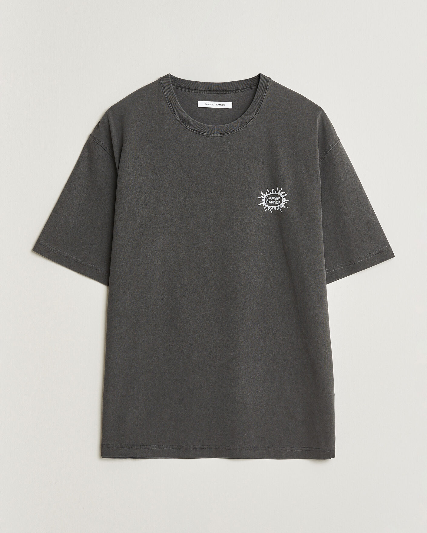 Herr | T-Shirts | Samsøe Samsøe | Gergei Printed Crew Neck T-Shirt Washed Black