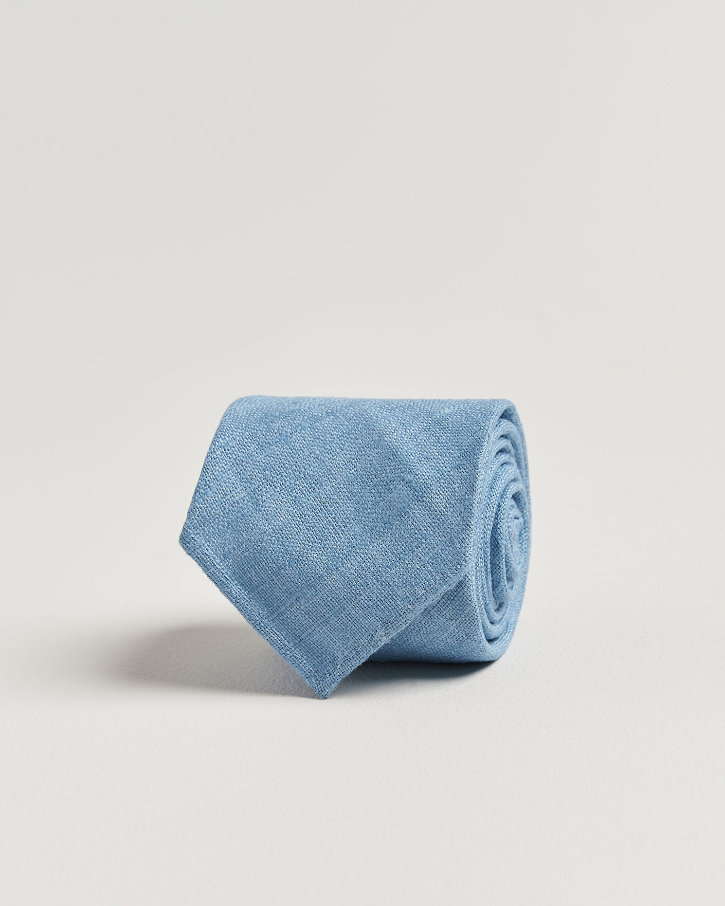 Herr | Slipsar | Drake's | Silk Tussah Handrolled Tie Sky Blue