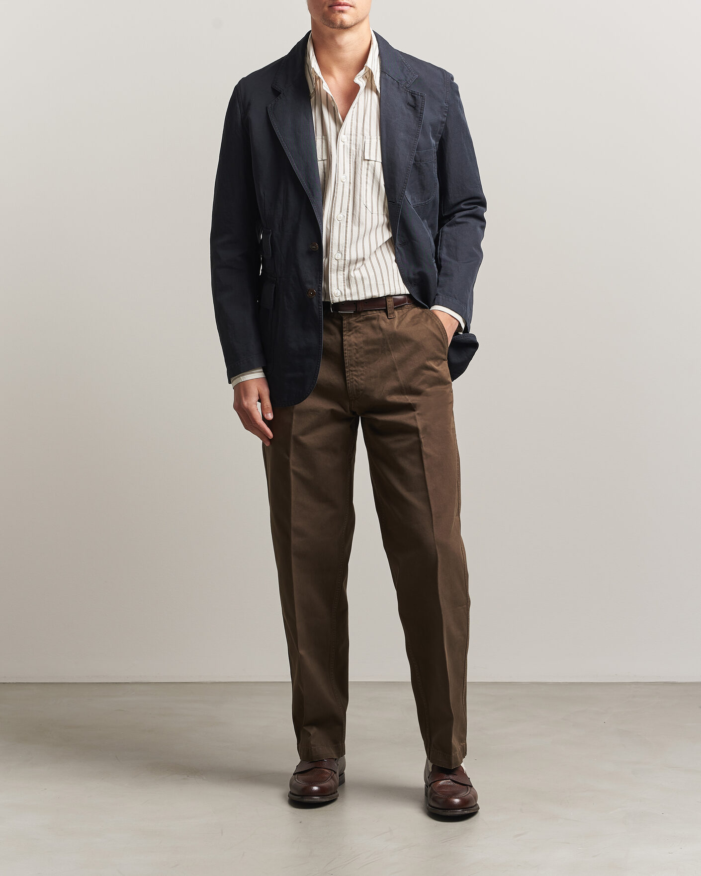 Herr | Byxor | Drake's | Peached Flat Front Cotton Chino Brown