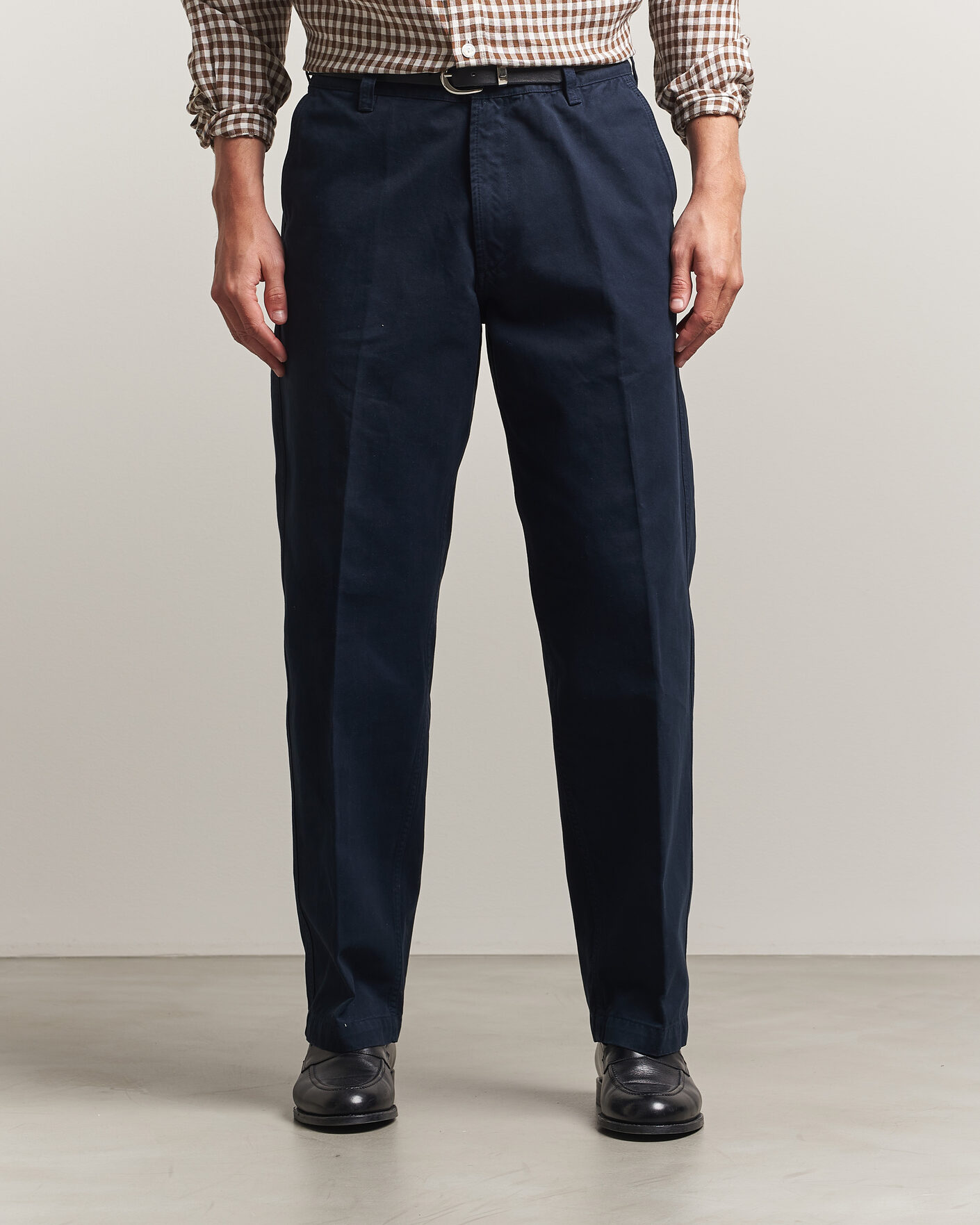 Herr | Byxor | Drake's | Peached Flat Front Cotton Chino Navy