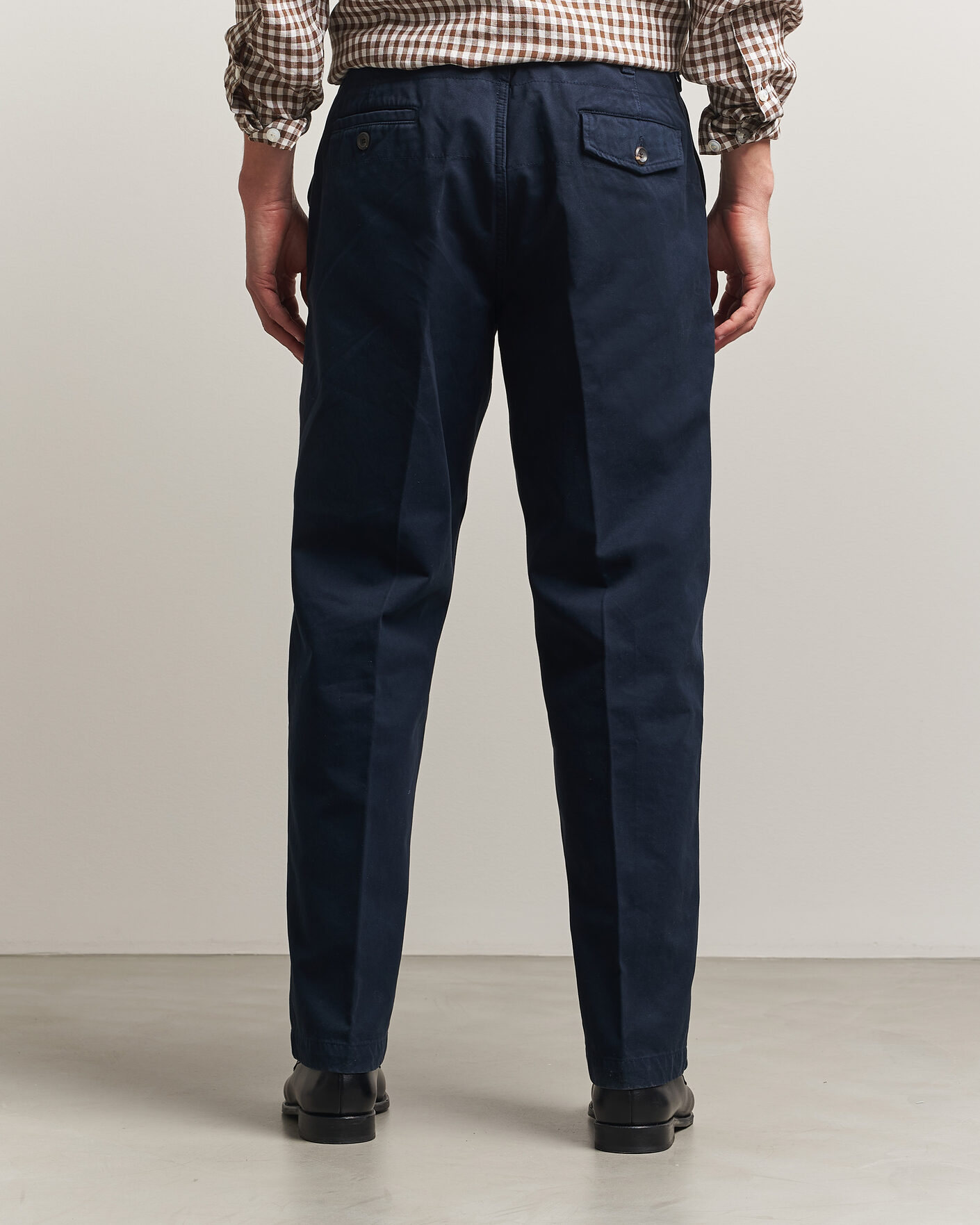 Herr | Byxor | Drake's | Peached Flat Front Cotton Chino Navy