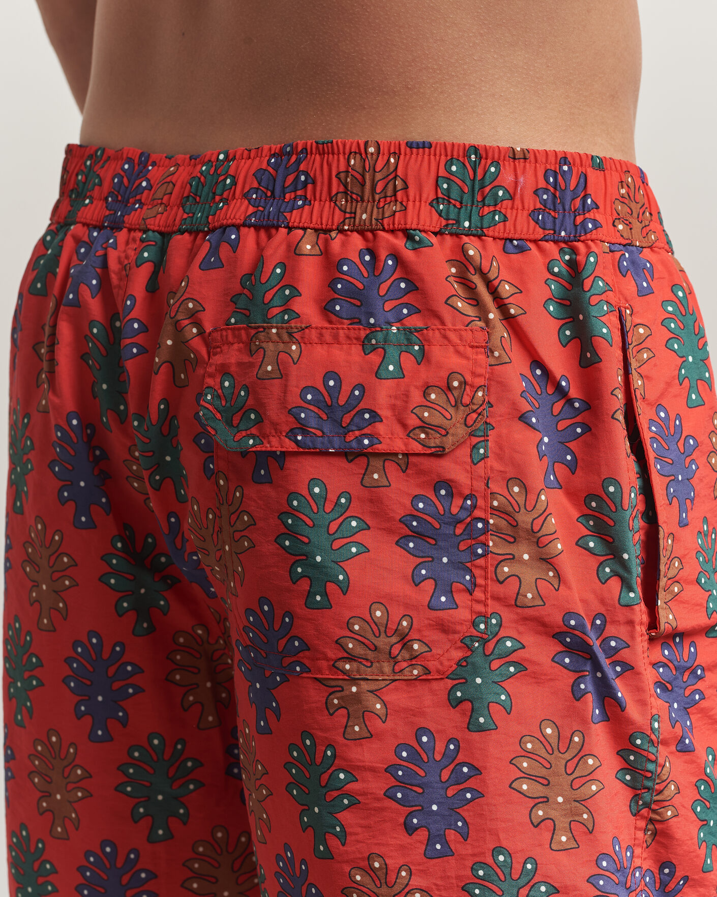 Herr | Badbyxor | Drake's | Trees Drawstring Swimshorts Tomato