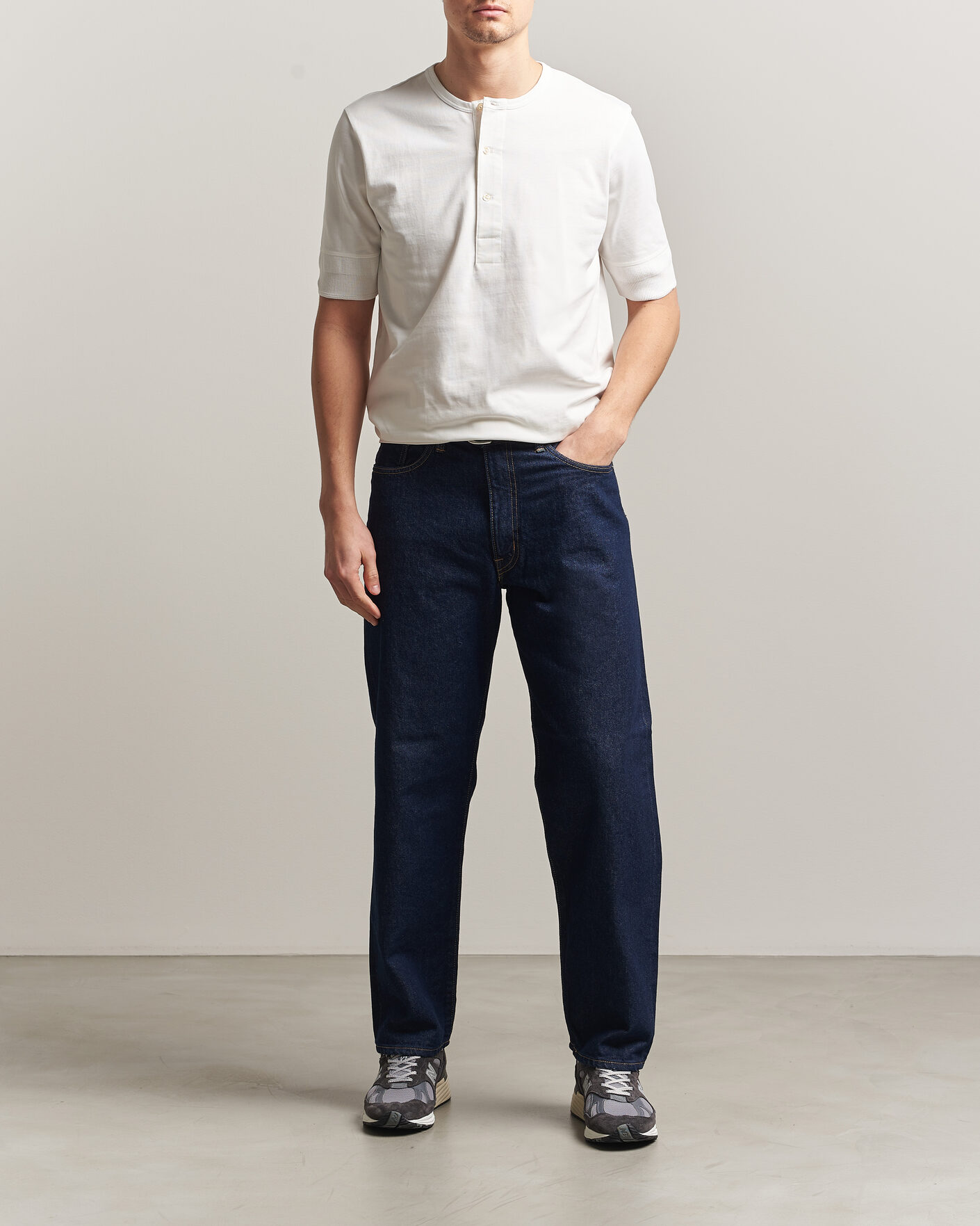 Herr | T-Shirts | Merz b. Schwanen | Classic Organic Cotton Short Sleeve Henley White