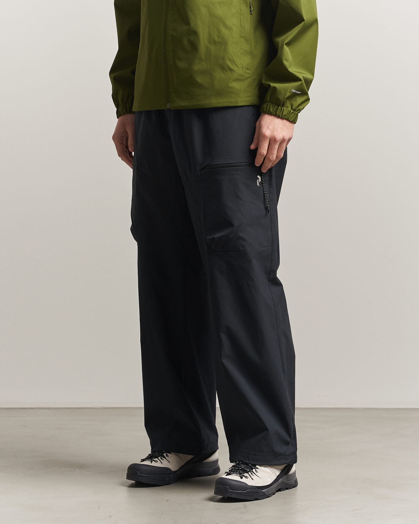 Herr | Byxor | Peak Performance | Outdoor Cargo Pants Black